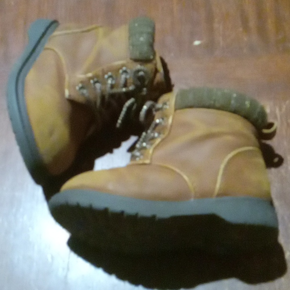 Boots - Picture 2 of 3